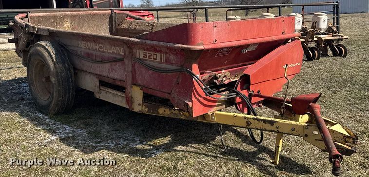 image for item DO0399 New Holland 520 manure spreader