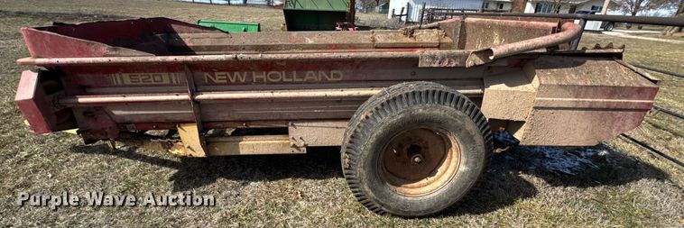 image for item DO0399 New Holland 520 manure spreader
