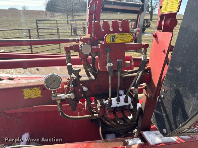 image for item DO0401 Anderson RB9000 bale wrapper