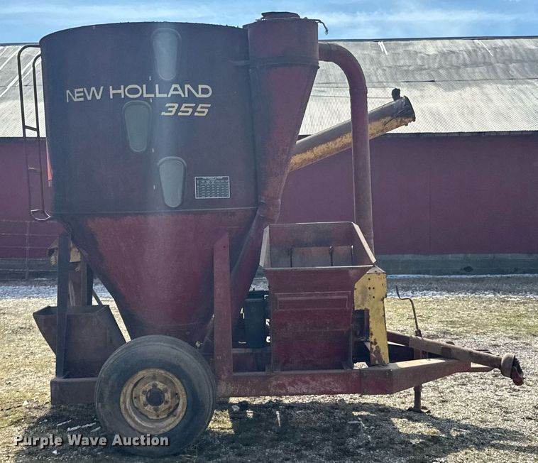 image for item DO0403 New Holland 355 feed mixer