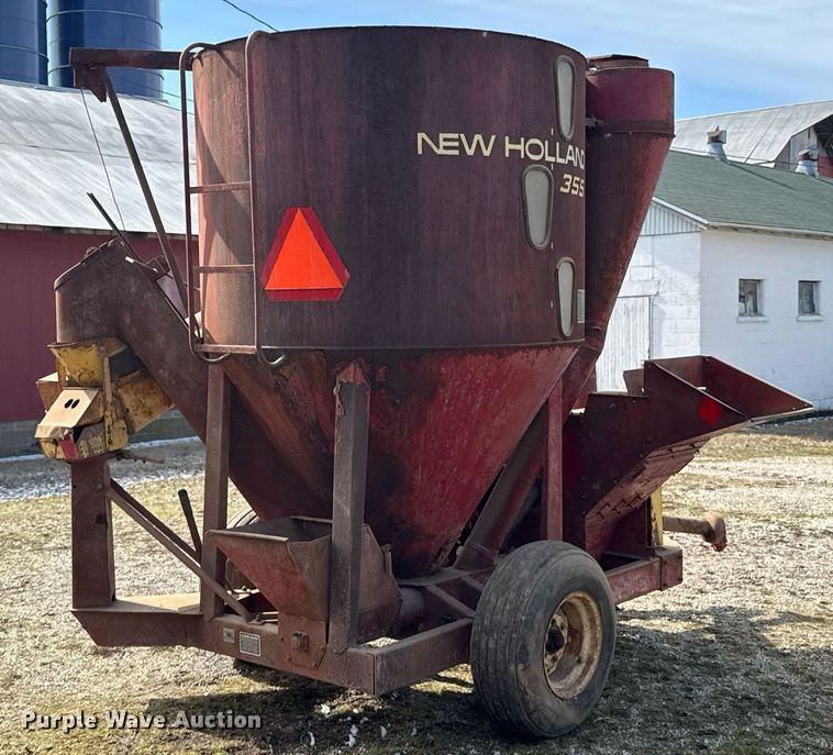 image for item DO0403 New Holland 355 feed mixer