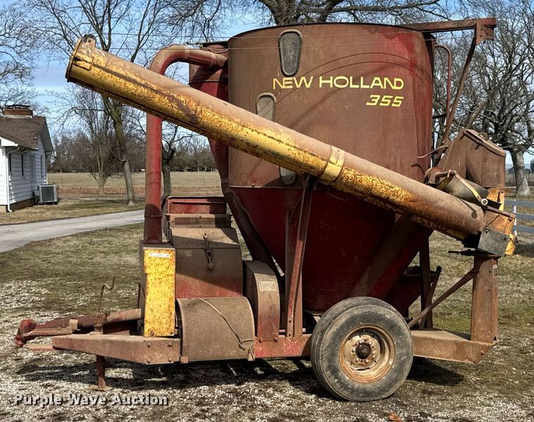 image for item DO0403 New Holland 355 feed mixer