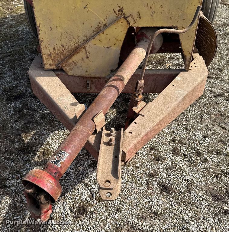 image for item DO0403 New Holland 355 feed mixer