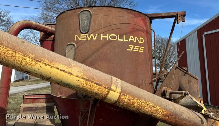image for item DO0403 New Holland 355 feed mixer