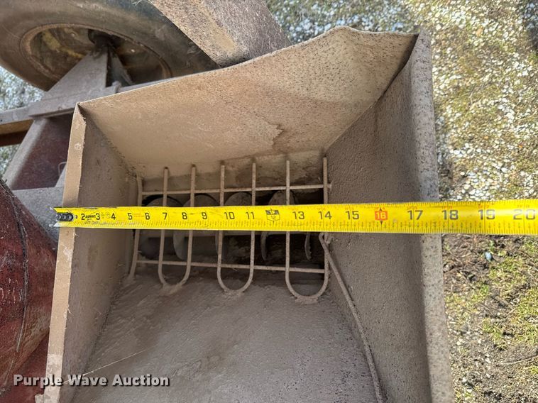 image for item DO0403 New Holland 355 feed mixer