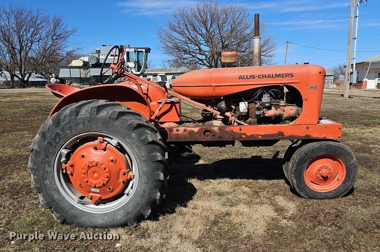 image for item DO7777 1949 Allis-Chalmers WD tractor