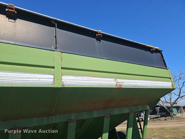 image for item DO7778 Brent GT600 gravity wagon