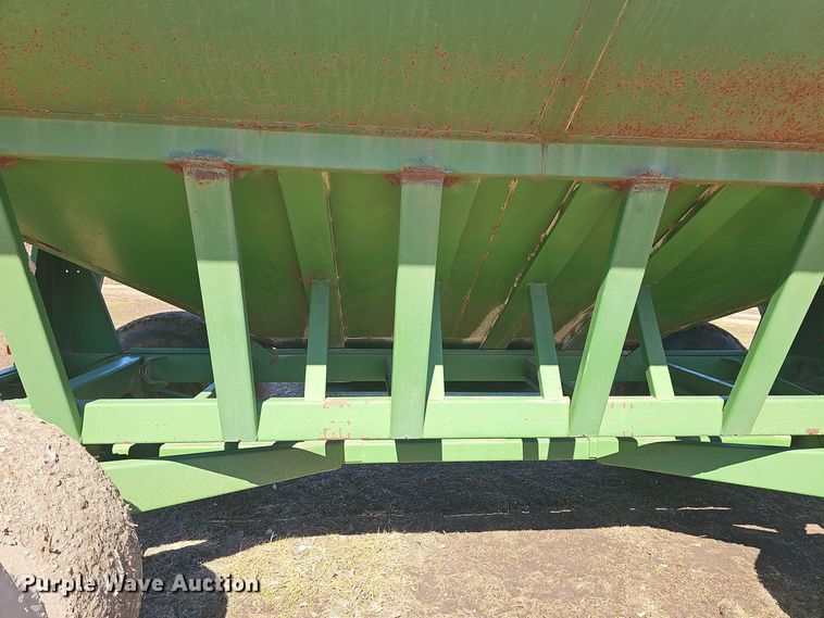 image for item DO7778 Brent GT600 gravity wagon