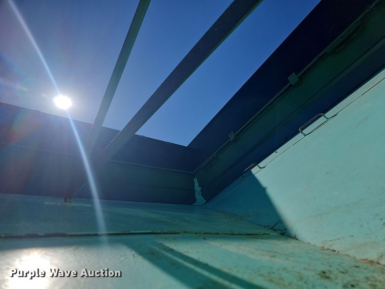 image for item DO7778 Brent GT600 gravity wagon