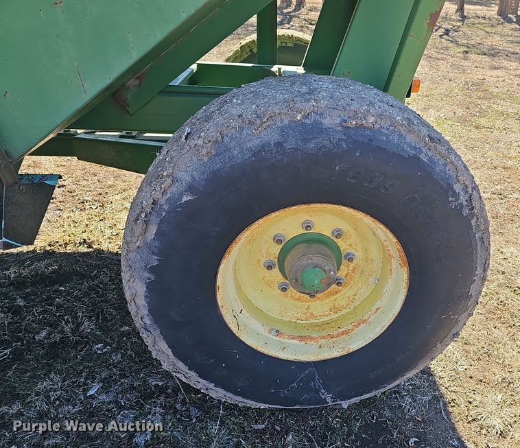 image for item DO7778 Brent GT600 gravity wagon