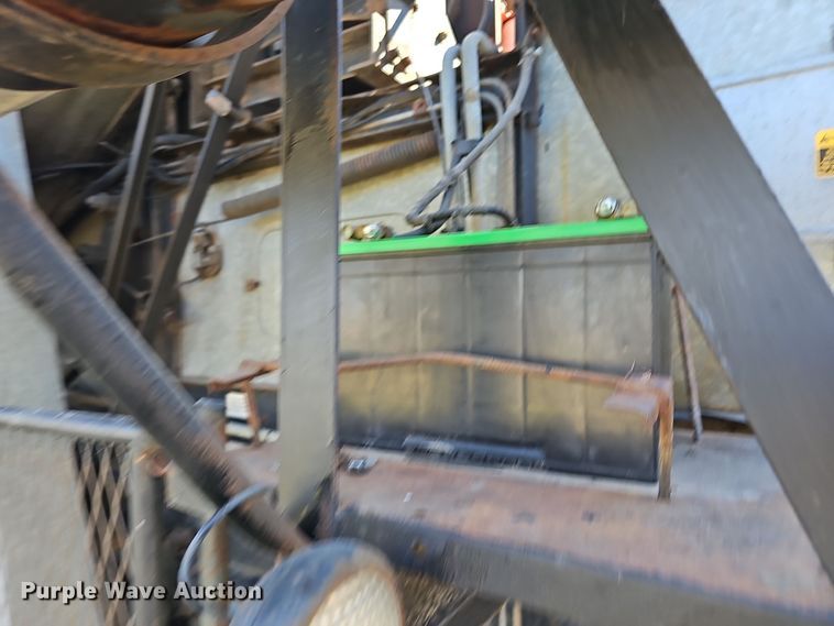 image for item DO7779 Gleaner F2 combine