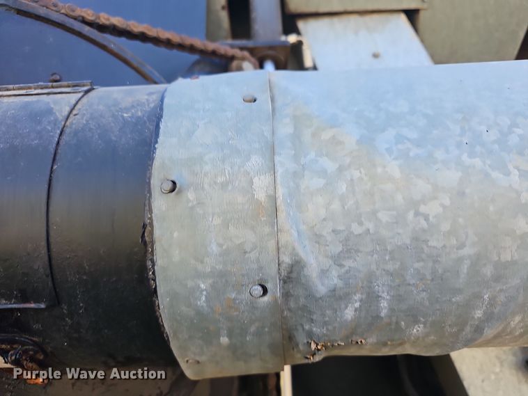 image for item DO7779 Gleaner F2 combine