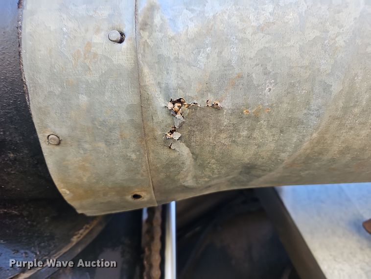 image for item DO7779 Gleaner F2 combine