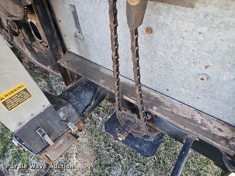 image for item DO7779 Gleaner F2 combine