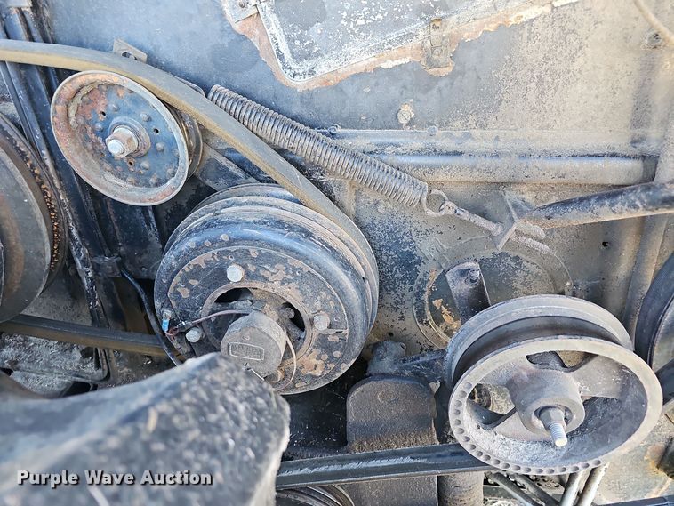 image for item DO7779 Gleaner F2 combine