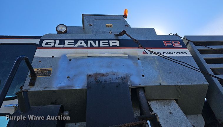 image for item DO7779 Gleaner F2 combine