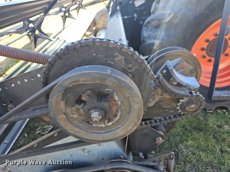 image for item DO7779 Gleaner F2 combine