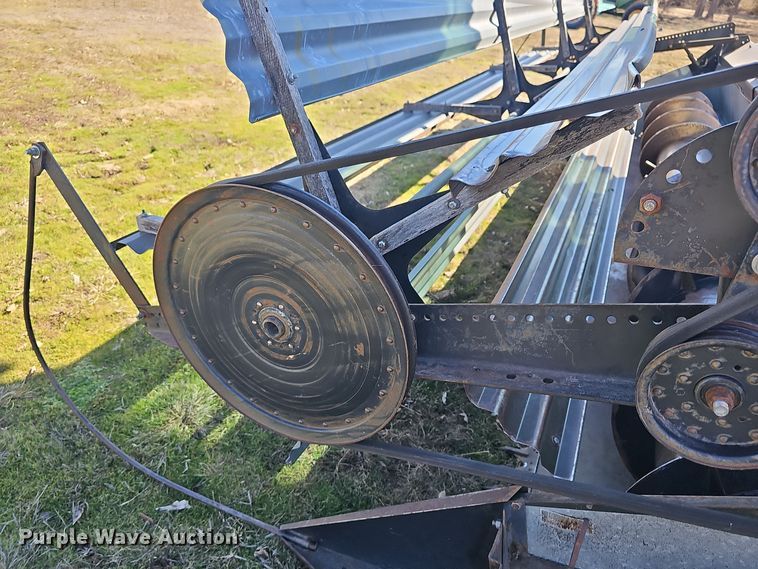 image for item DO7779 Gleaner F2 combine