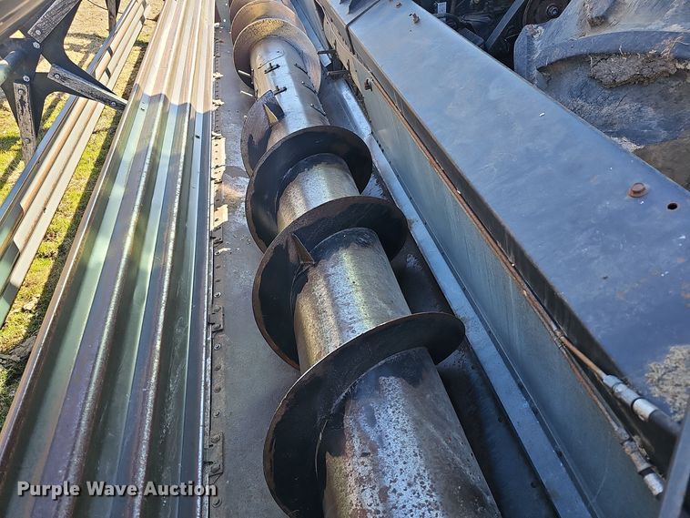 image for item DO7779 Gleaner F2 combine