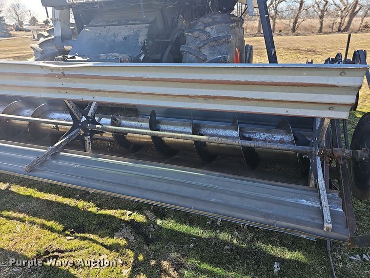 image for item DO7779 Gleaner F2 combine