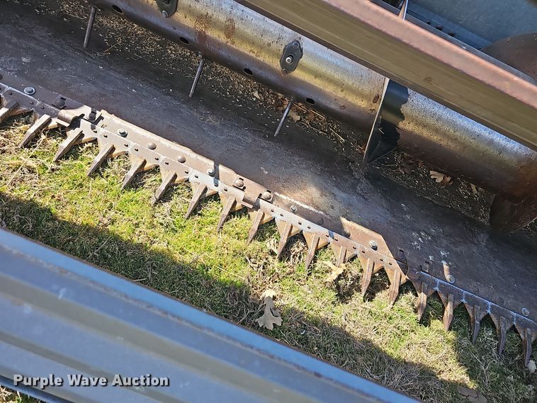 image for item DO7779 Gleaner F2 combine