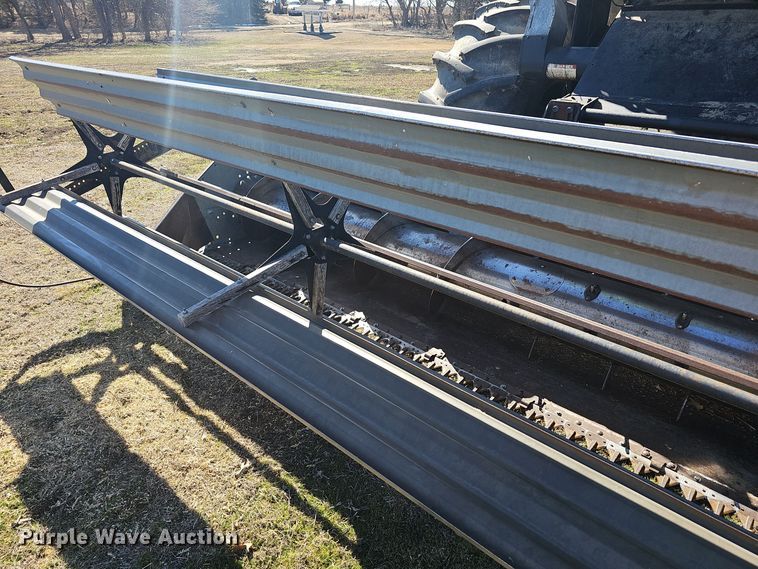 image for item DO7779 Gleaner F2 combine