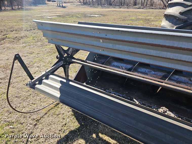 image for item DO7779 Gleaner F2 combine