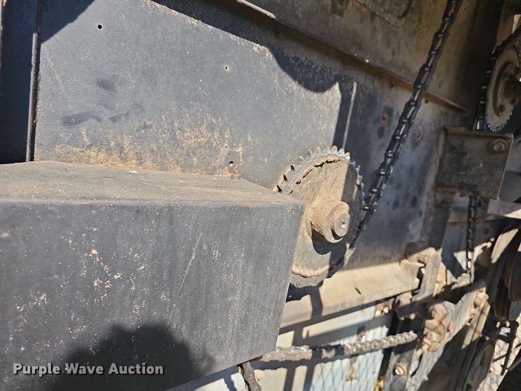 image for item DO7779 Gleaner F2 combine