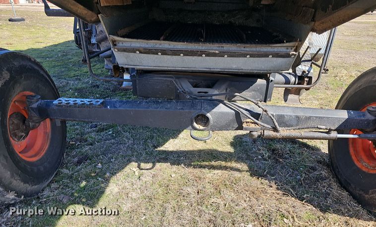 image for item DO7779 Gleaner F2 combine