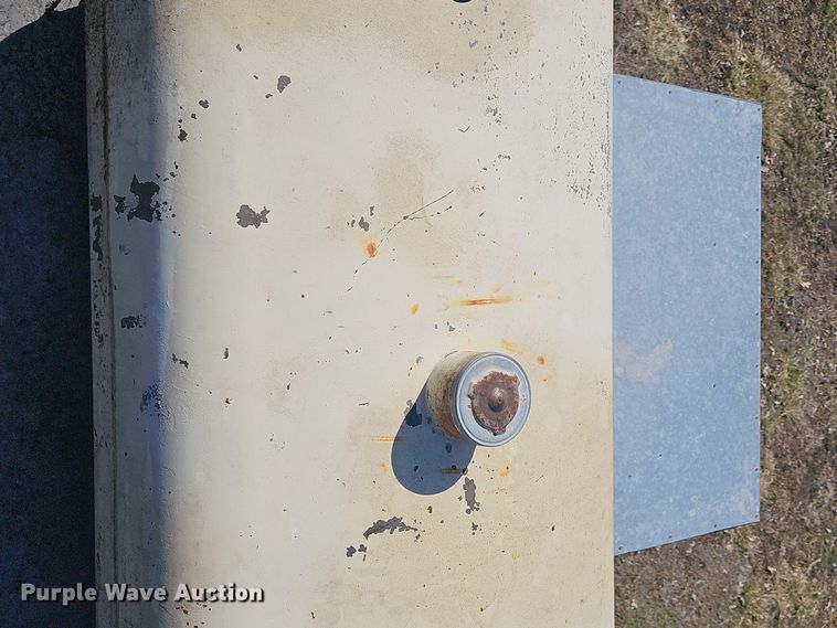 image for item DO7779 Gleaner F2 combine