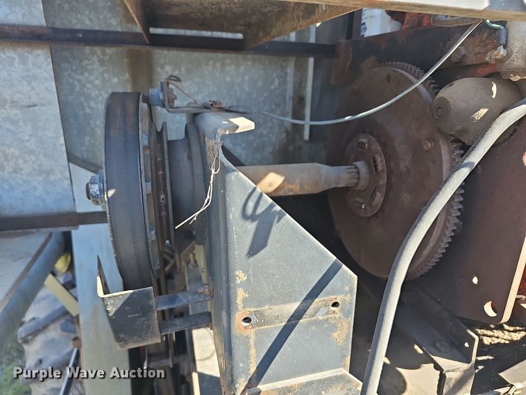 image for item DO7779 Gleaner F2 combine