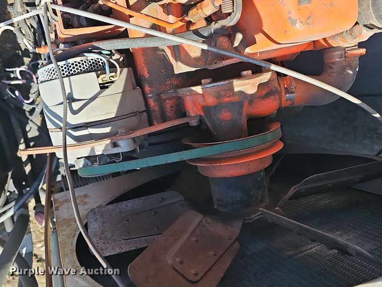 image for item DO7779 Gleaner F2 combine