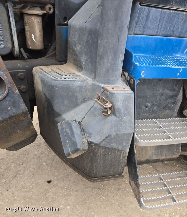 image for item DO7816 1997 New Holland 8770 MFWD tractor