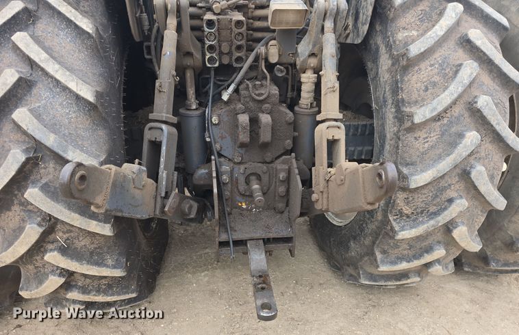 image for item DO7816 1997 New Holland 8770 MFWD tractor