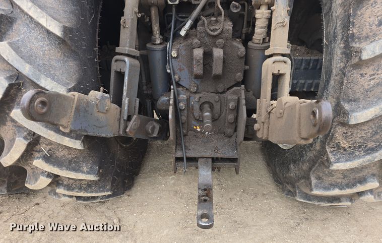 image for item DO7816 1997 New Holland 8770 MFWD tractor