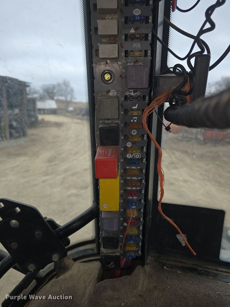 image for item DO7816 1997 New Holland 8770 MFWD tractor