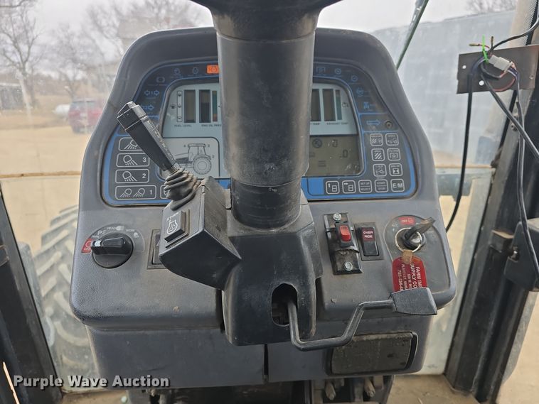 image for item DO7816 1997 New Holland 8770 MFWD tractor