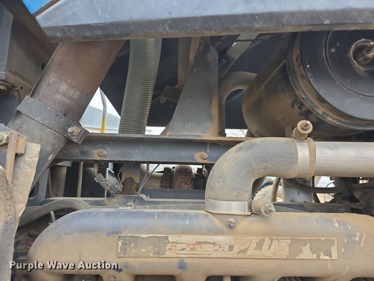 image for item DO7816 1997 New Holland 8770 MFWD tractor