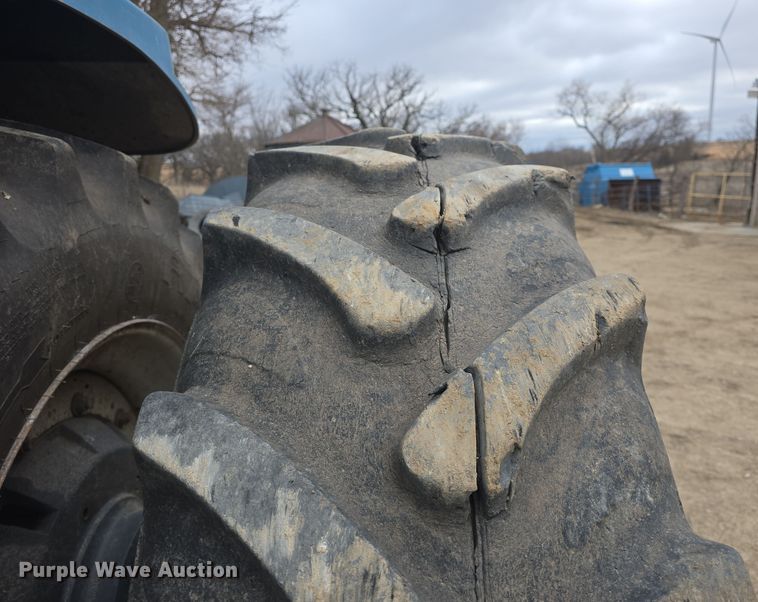 image for item DO7816 1997 New Holland 8770 MFWD tractor