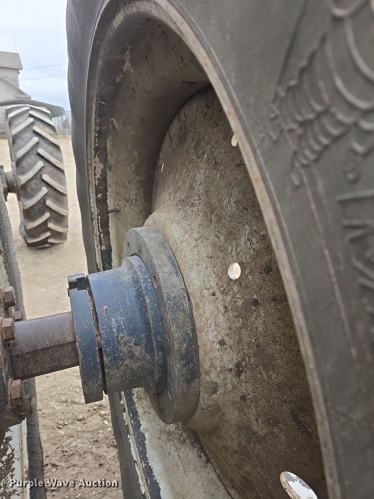 image for item DO7816 1997 New Holland 8770 MFWD tractor