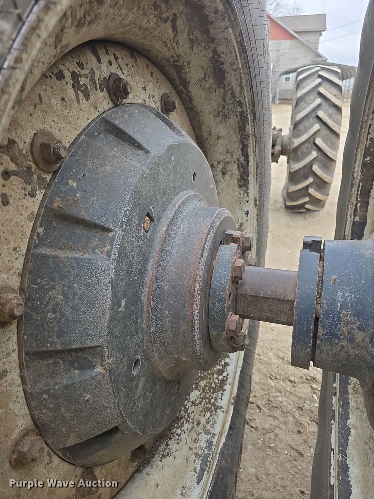 image for item DO7816 1997 New Holland 8770 MFWD tractor