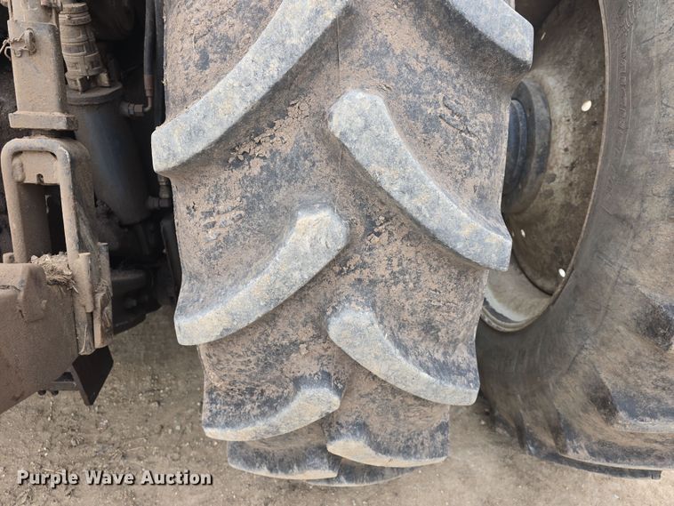 image for item DO7816 1997 New Holland 8770 MFWD tractor