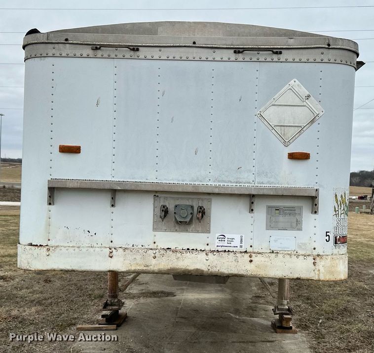 image for item DQ6613 1983 Timpte grain trailer
