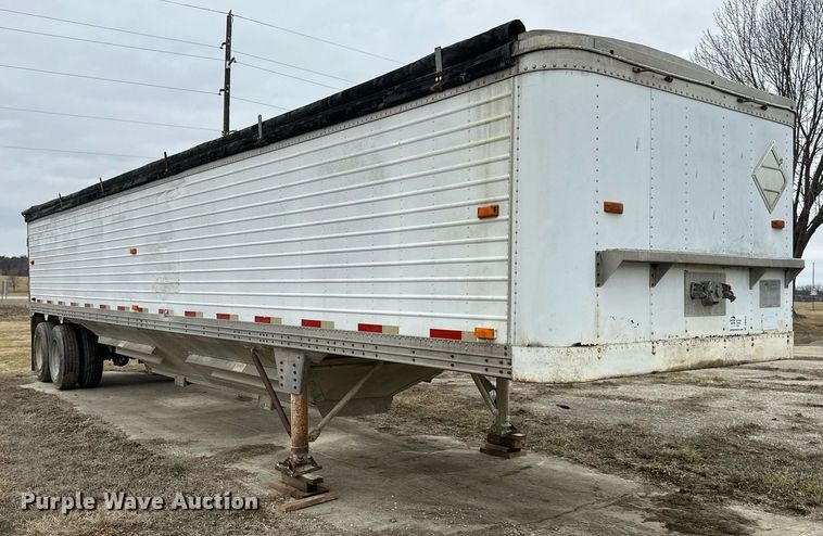 image for item DQ6613 1983 Timpte grain trailer