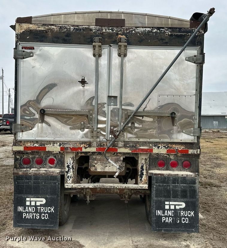 image for item DQ6613 1983 Timpte grain trailer