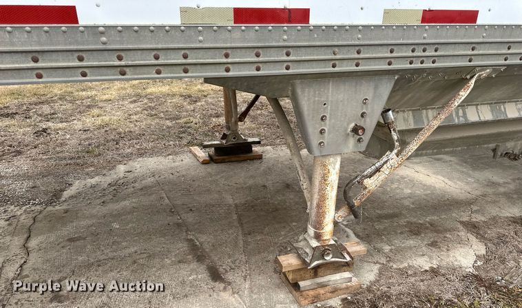 image for item DQ6613 1983 Timpte grain trailer