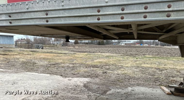 image for item DQ6613 1983 Timpte grain trailer