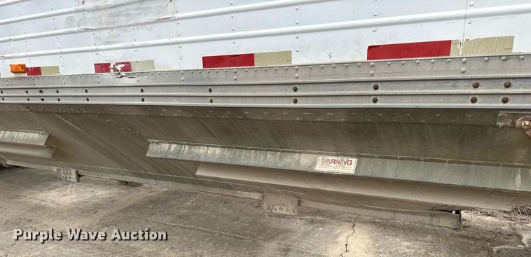 image for item DQ6613 1983 Timpte grain trailer
