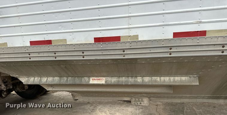 image for item DQ6613 1983 Timpte grain trailer