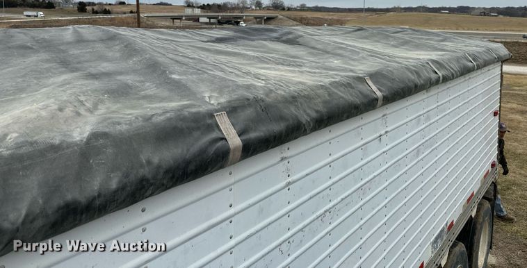 image for item DQ6613 1983 Timpte grain trailer